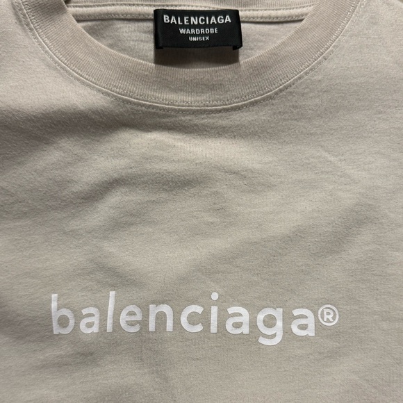 Balenciaga Unisex Logo T-Shirt - Picture 4 of 4